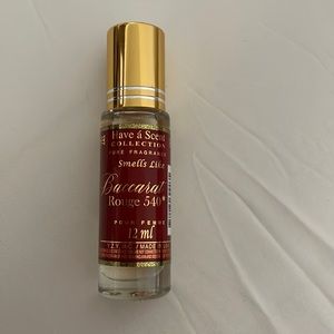 Smells like Baccarat Rouge 540 Mini Roller Oil